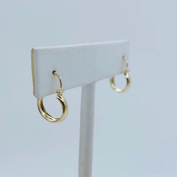 ❤️ 10k gold earrings girl hoop Huggie basket